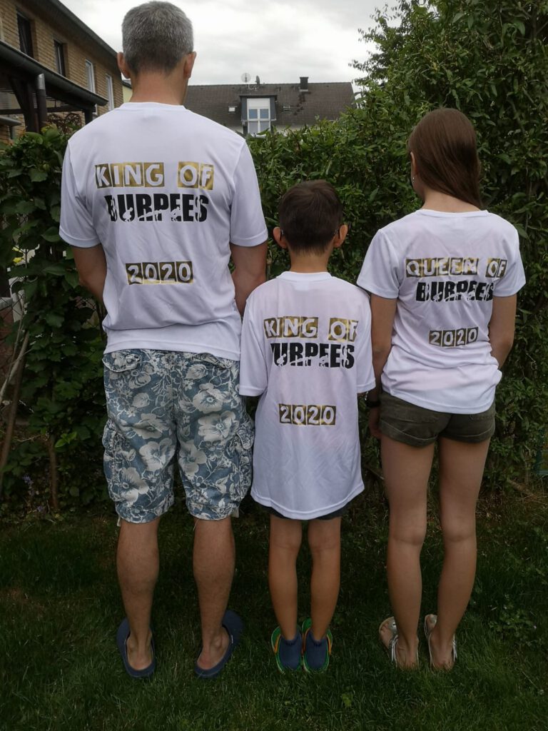 Familie Hummel mit den Sieger-Shirts